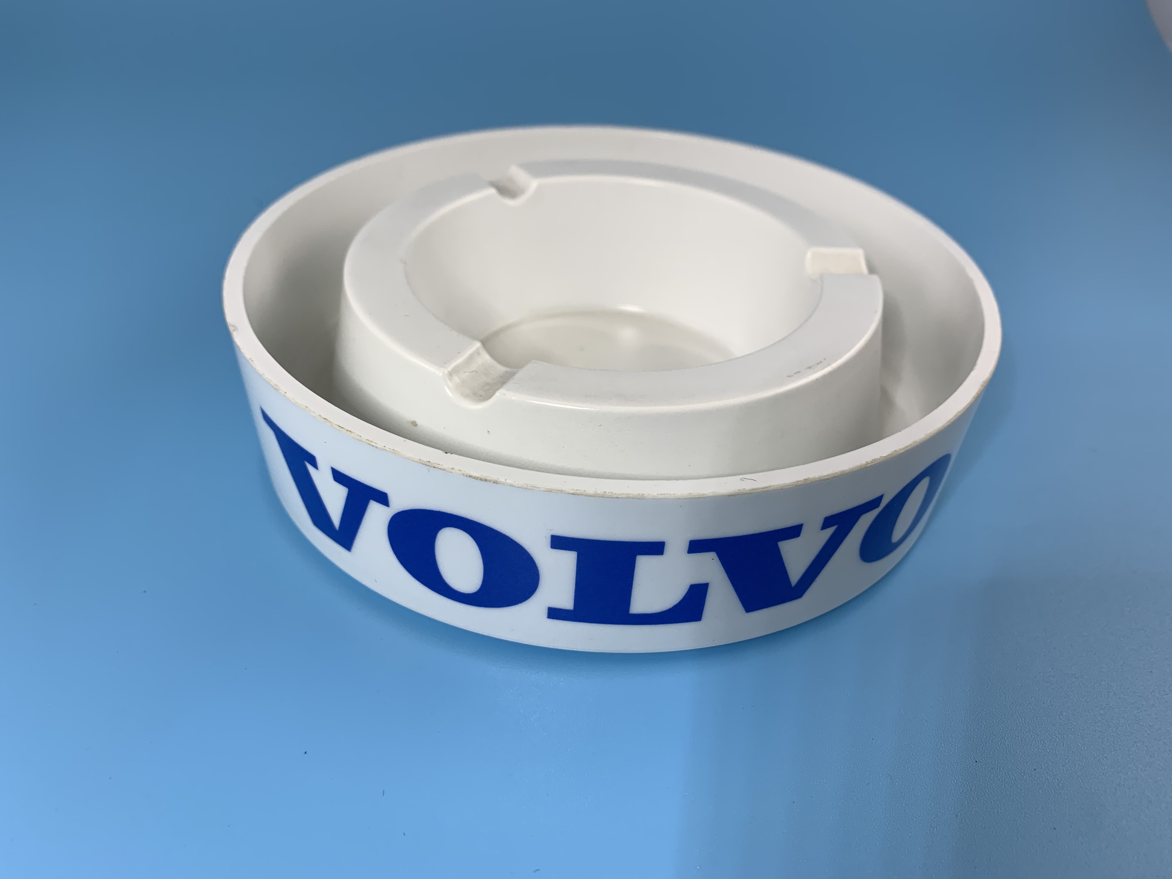 Aschenbecher Kunststoff weiß