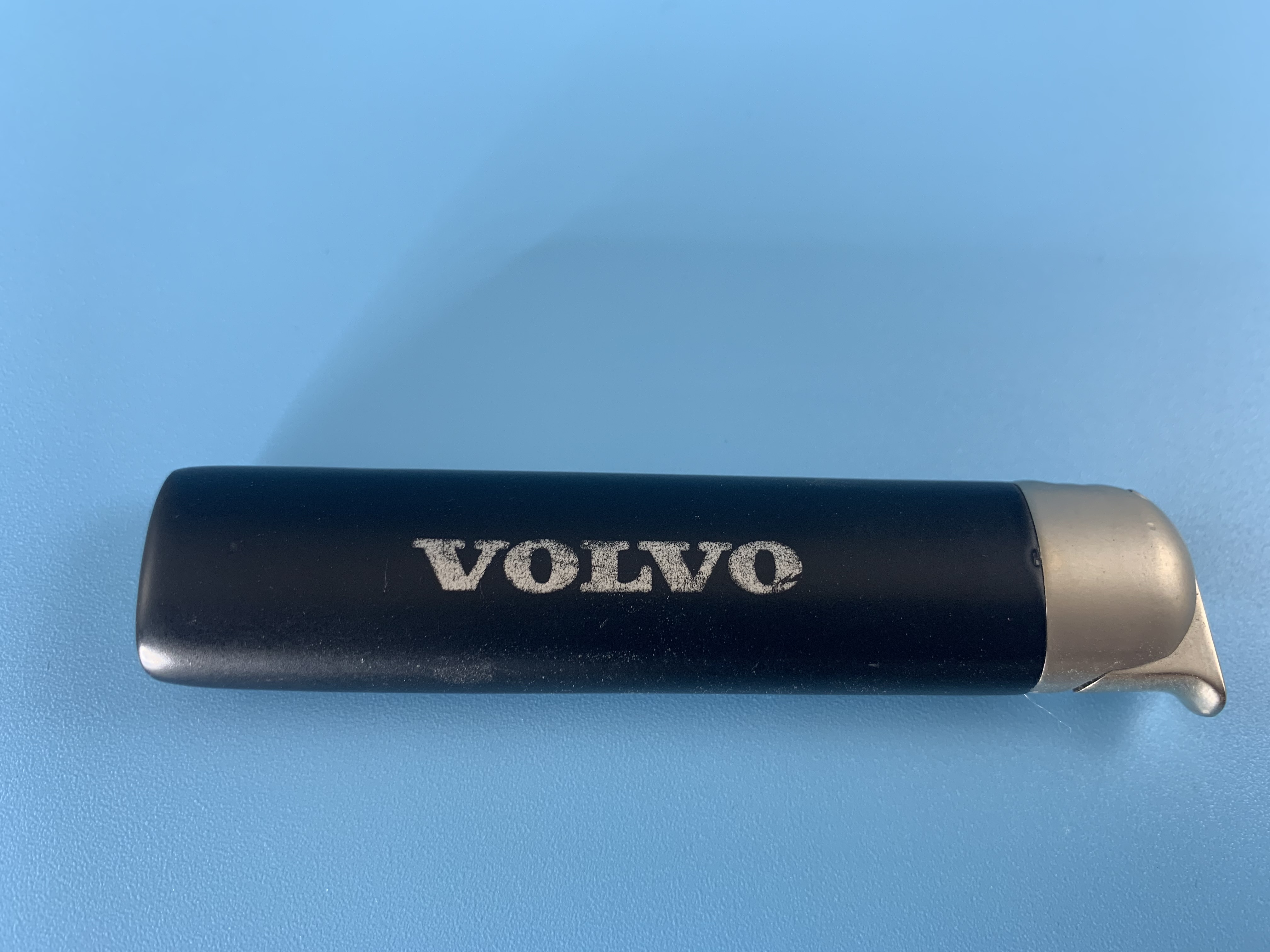 Feuerzeug Volvo Schriftzug