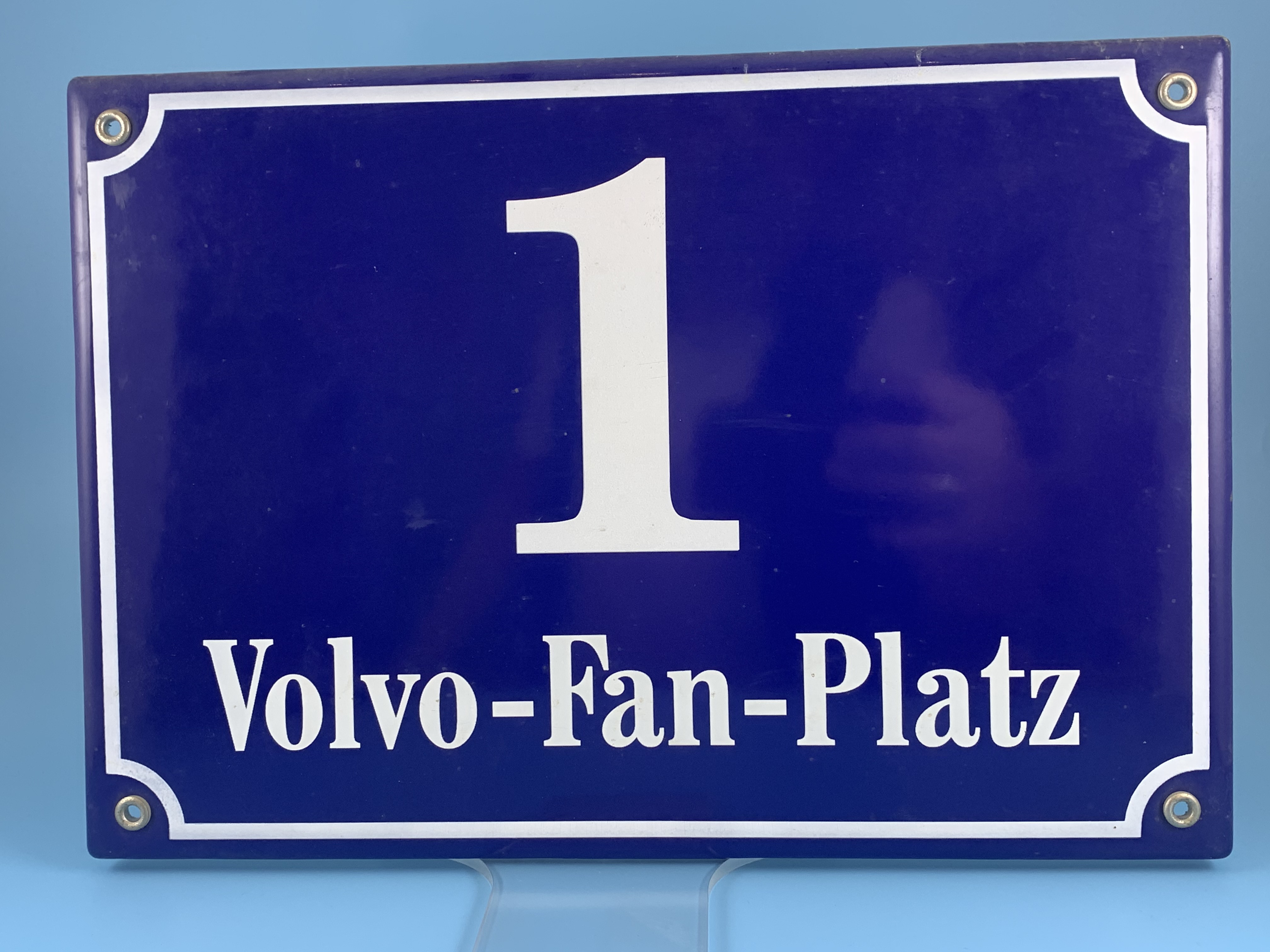 Schild Volvo Fan Platz 1