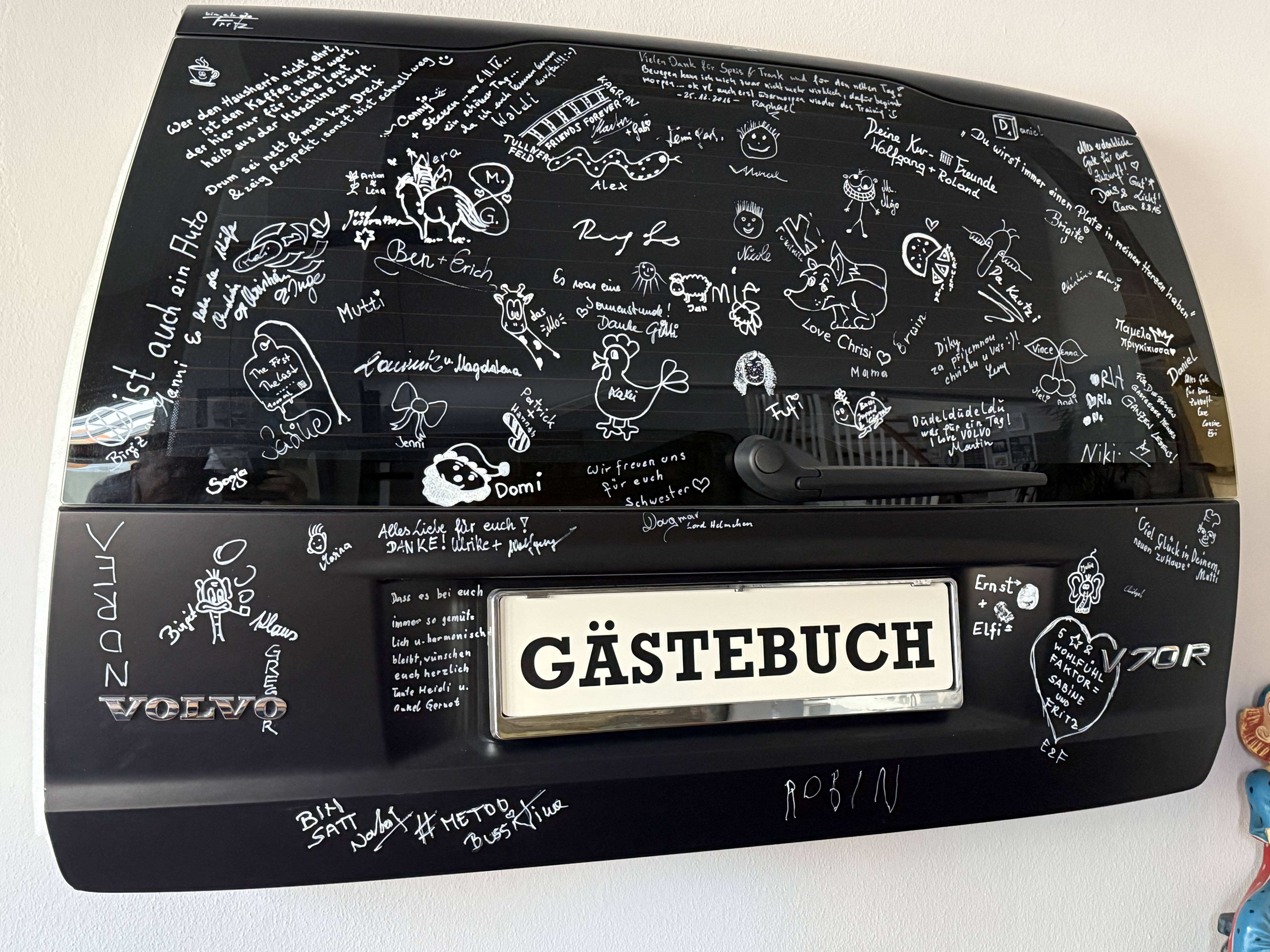 Das Volvo Gästebuch aus der Heckklappe