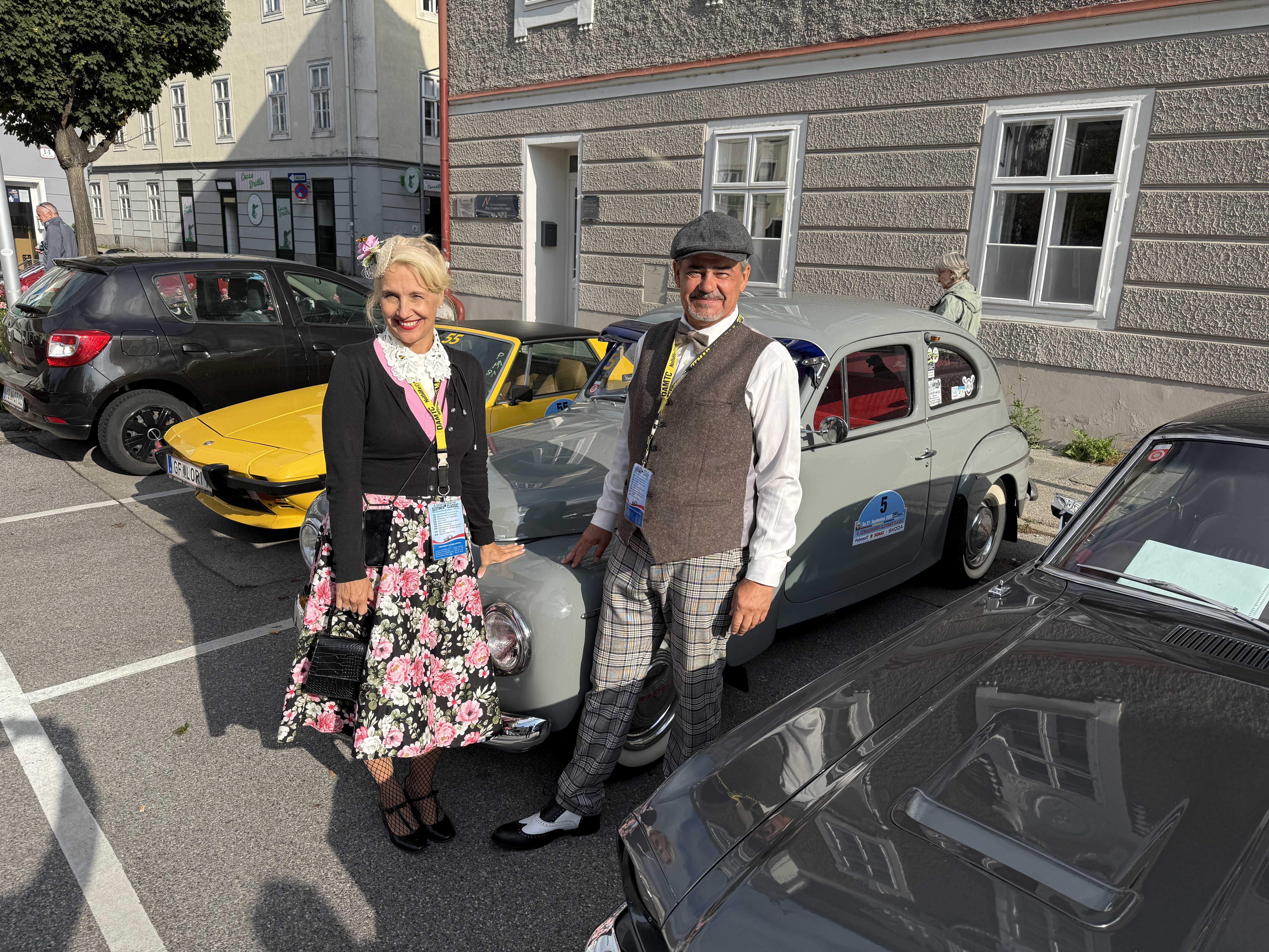 Friedrich und Sabine im 50er-Look bei der Rallye
