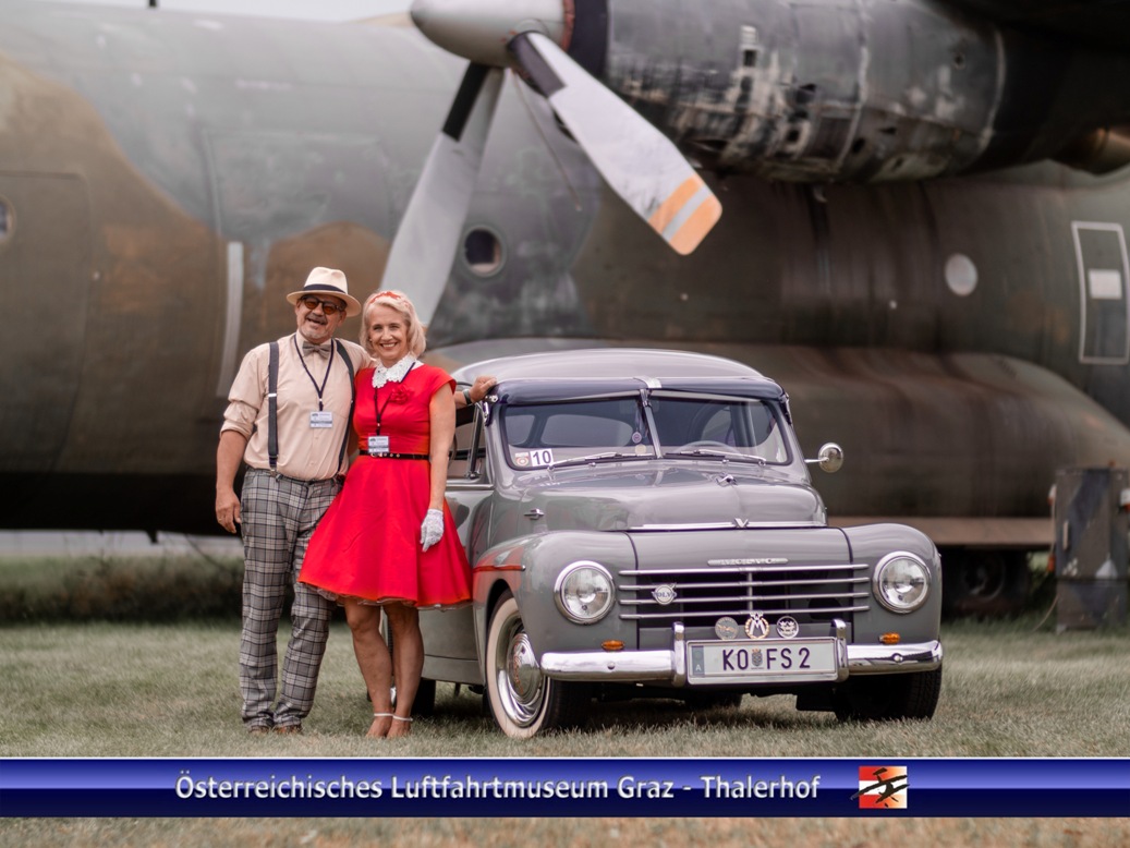Friedrich und Sabine beim Luftfahrtmuseum Graz