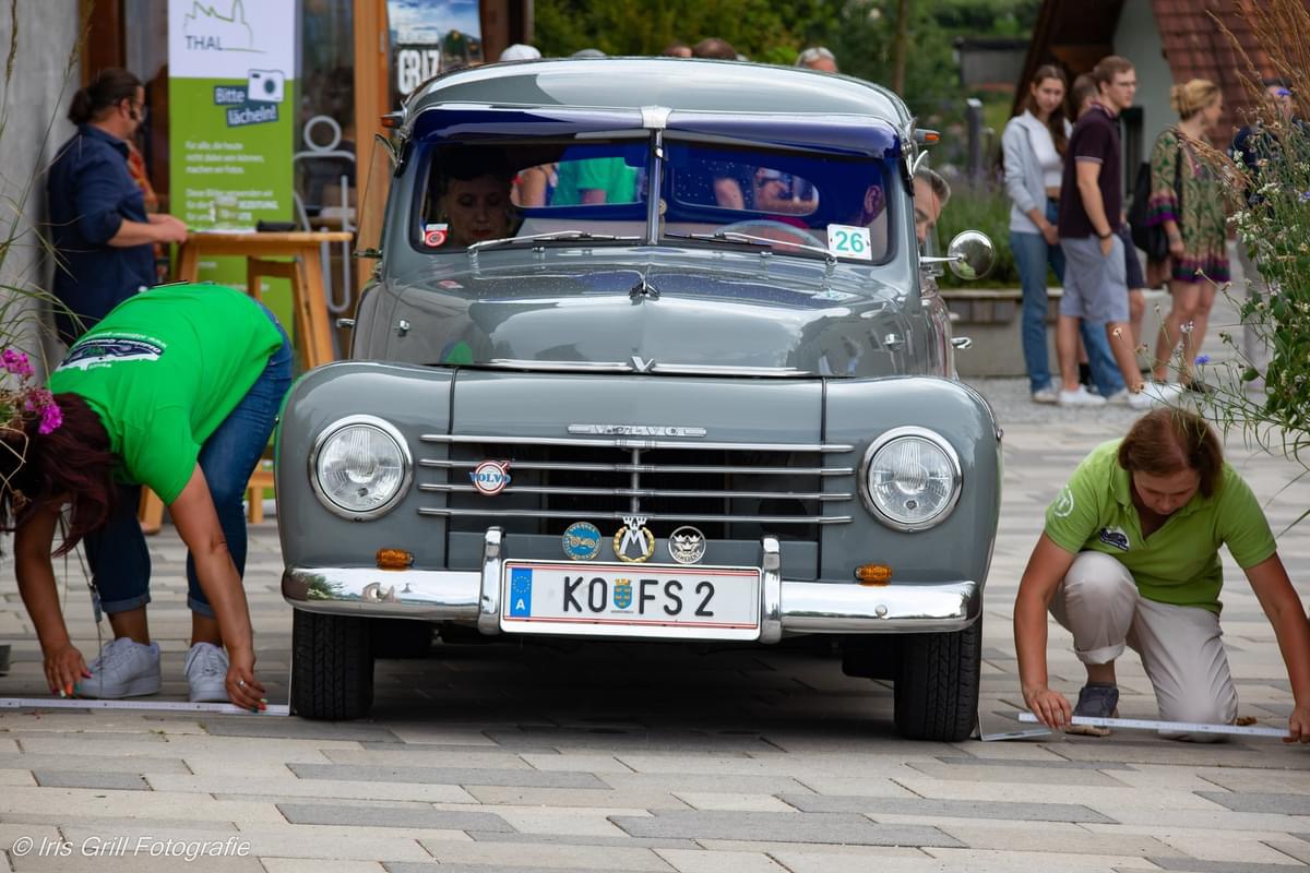 Gustaf wird bei der Rallye bewundert