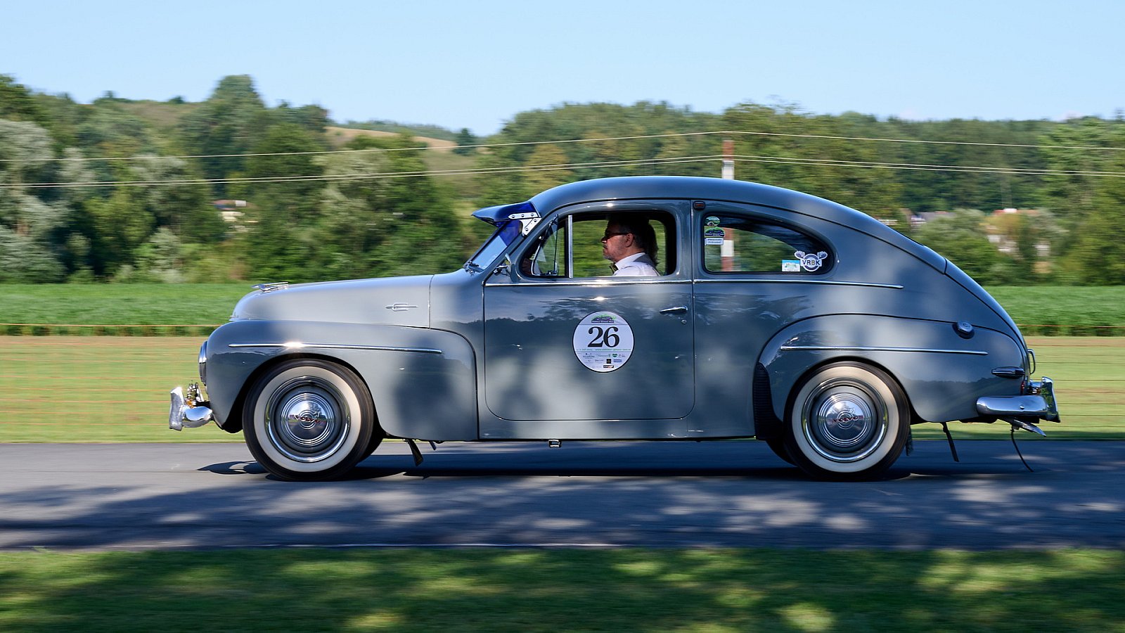 Gustaf in Fahrt auf der Landstraße