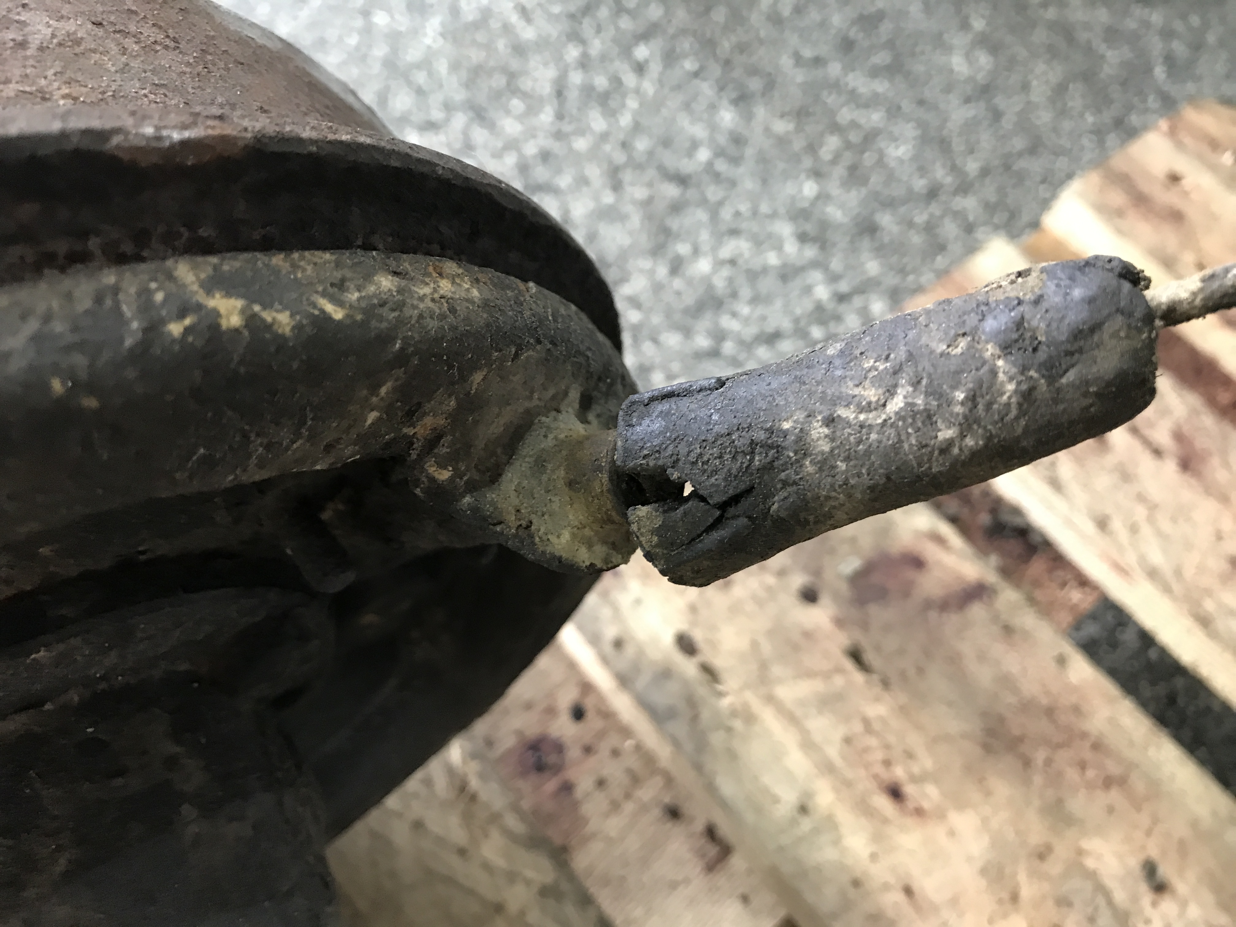 Gerissener Bremsbelag