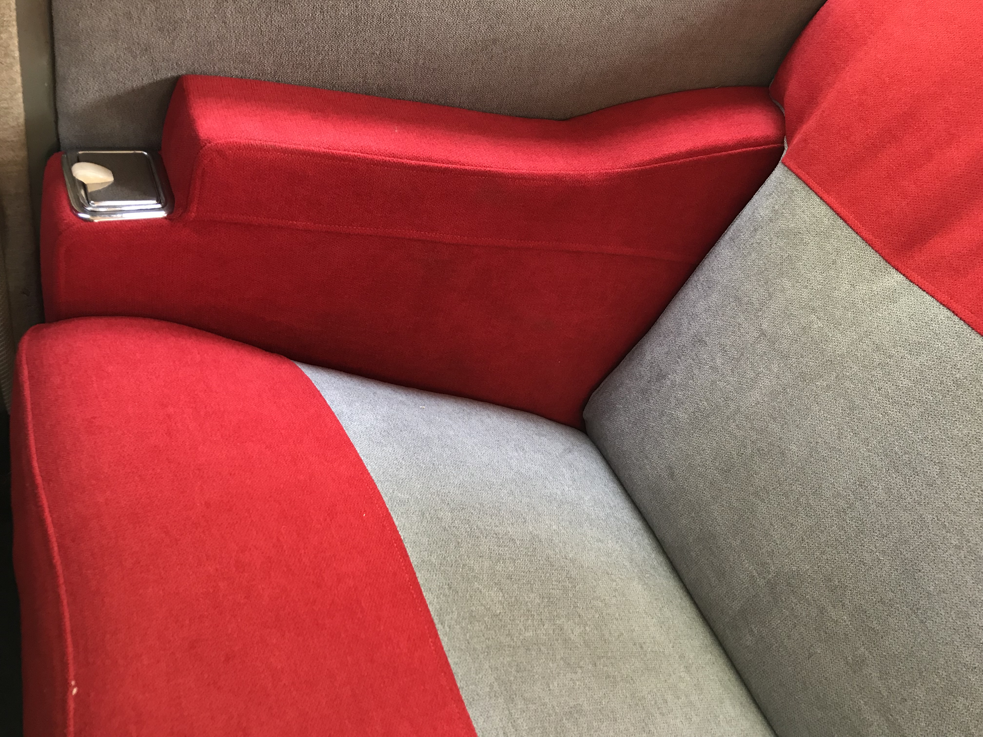 Neuer roter Innenraum