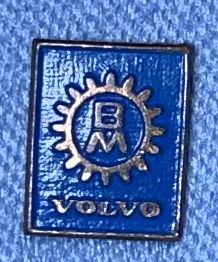Volvo BM Pin blau