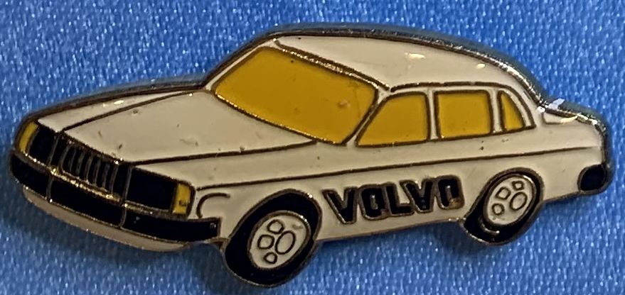 Volvo Pin beige