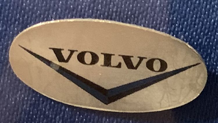 Volvo V-Logo oval Pin