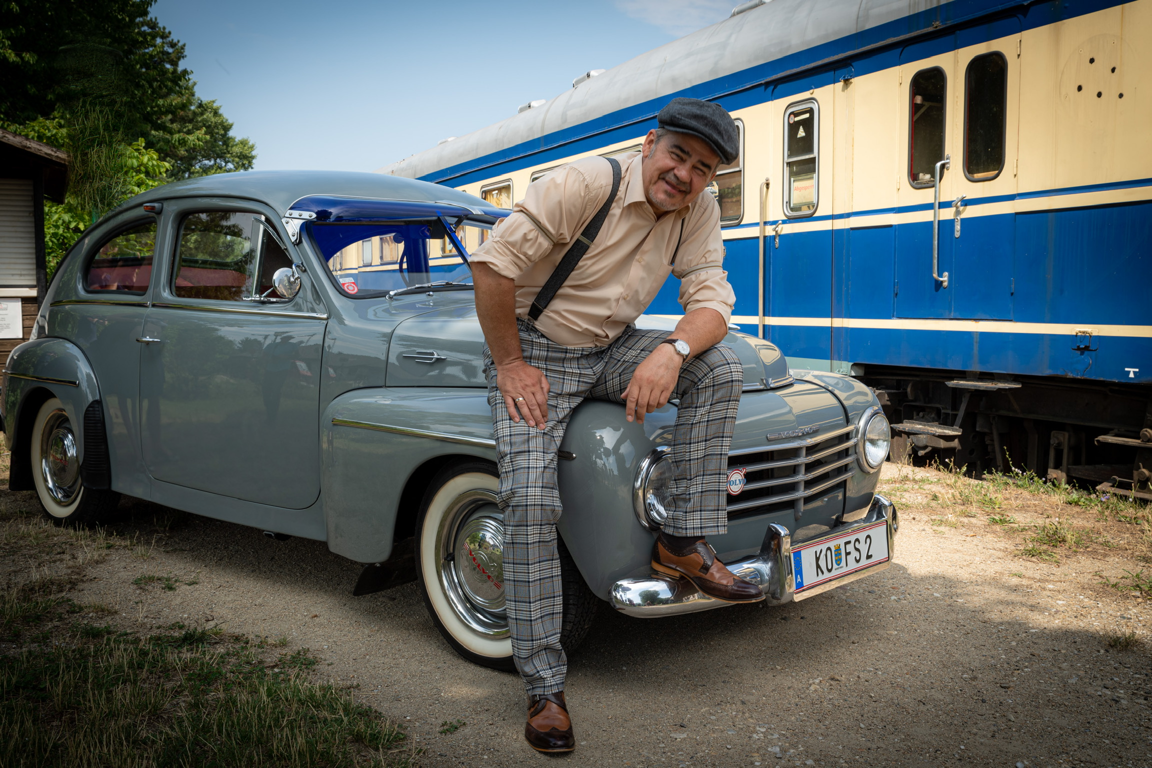 Friedrich Sowak mit seinem Volvo